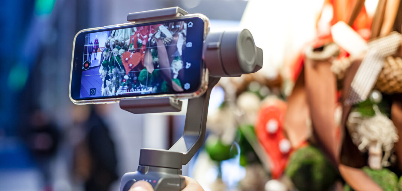 Shooting video on smartphone with stabilizer